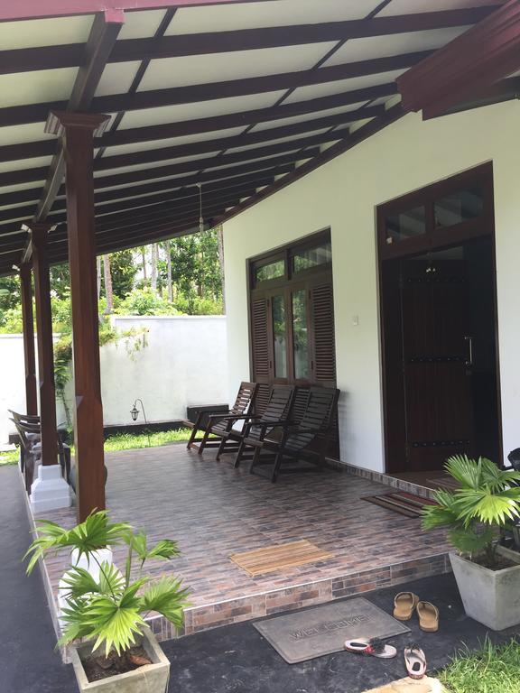 Mirewon Guest Hotel Weligama Bagian luar foto
