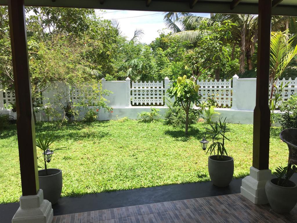 Mirewon Guest Hotel Weligama Bagian luar foto